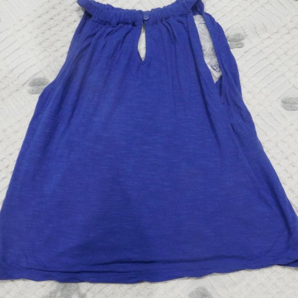 INC International Concepts, sleeveless top; Embroidery with flowers - Picture 3 of 6